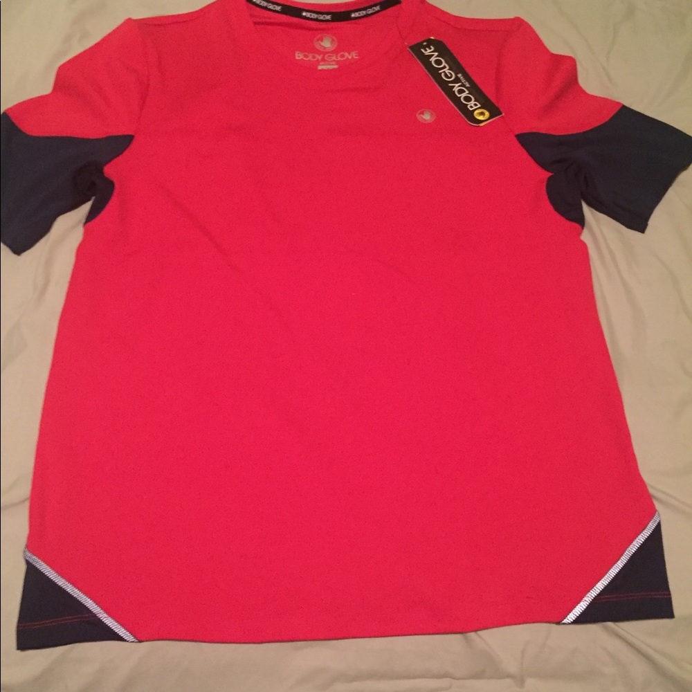 New Men’s medium Body Glove shirt